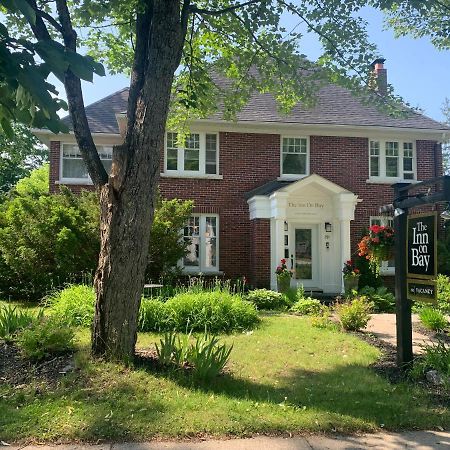 The Inn On Bay Gravenhurst Bagian luar foto