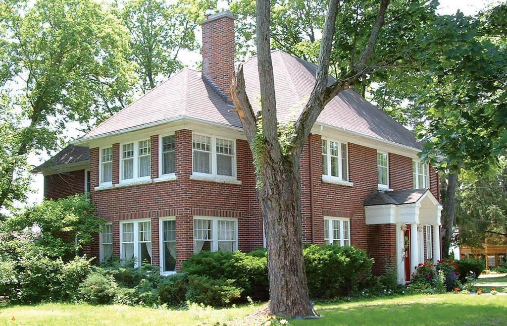 The Inn On Bay Gravenhurst Bagian luar foto